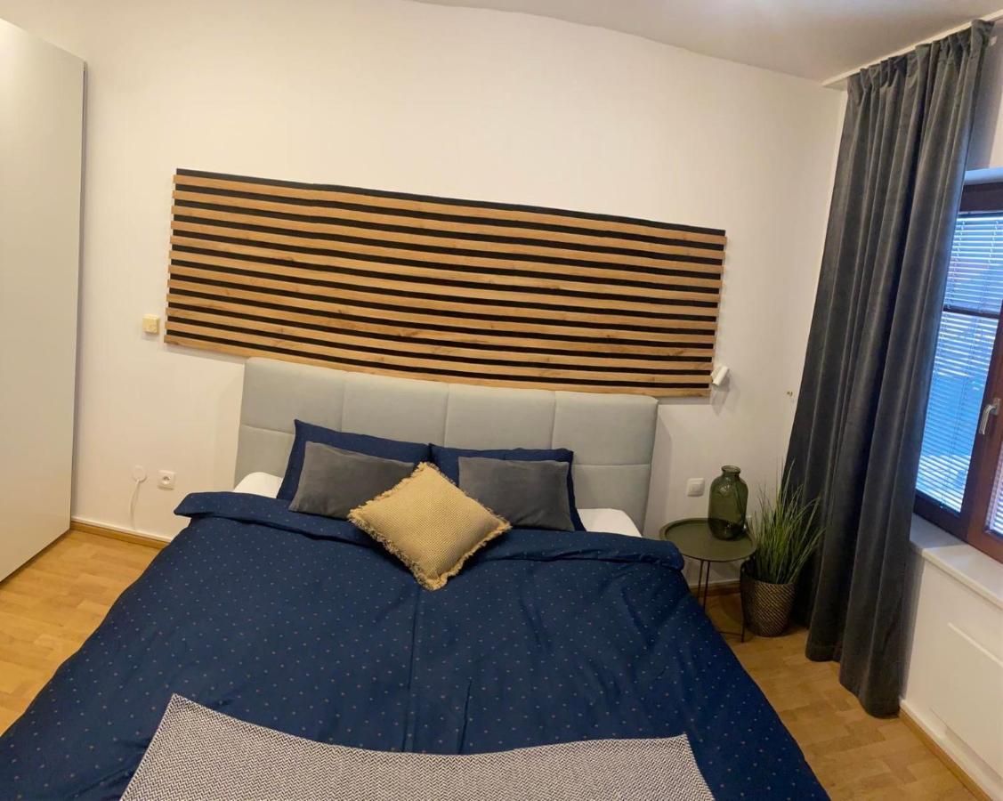 Apartman Lara Комарно Экстерьер фото